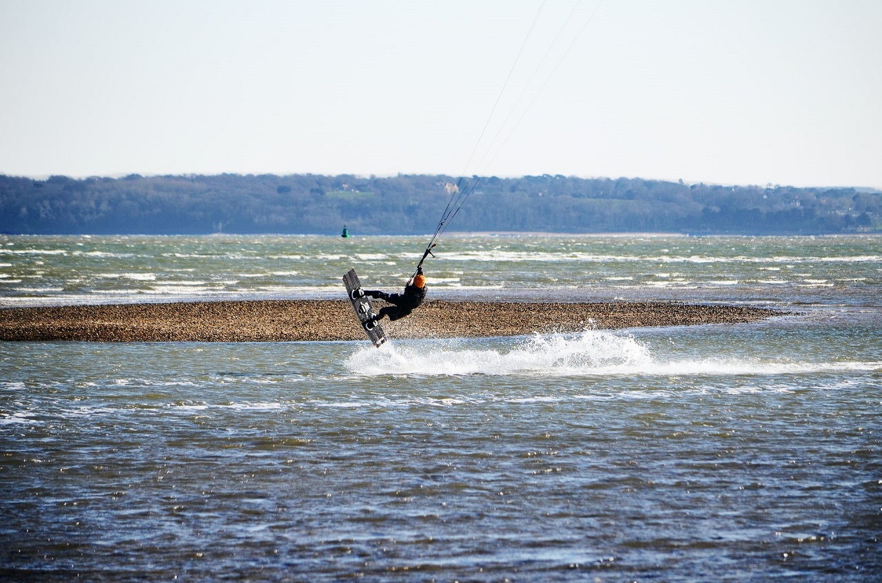 Jak bezpiecznie uprawiać kitesurfing?