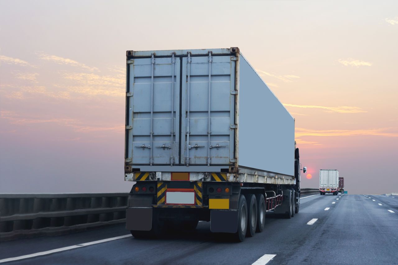 Awaria naczepy ciężarówki – co warto sprawdzić w pierwszej kolejności