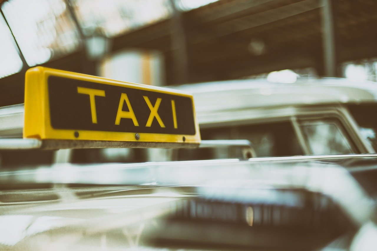 Licencja na taksówkę – co potrzeba?