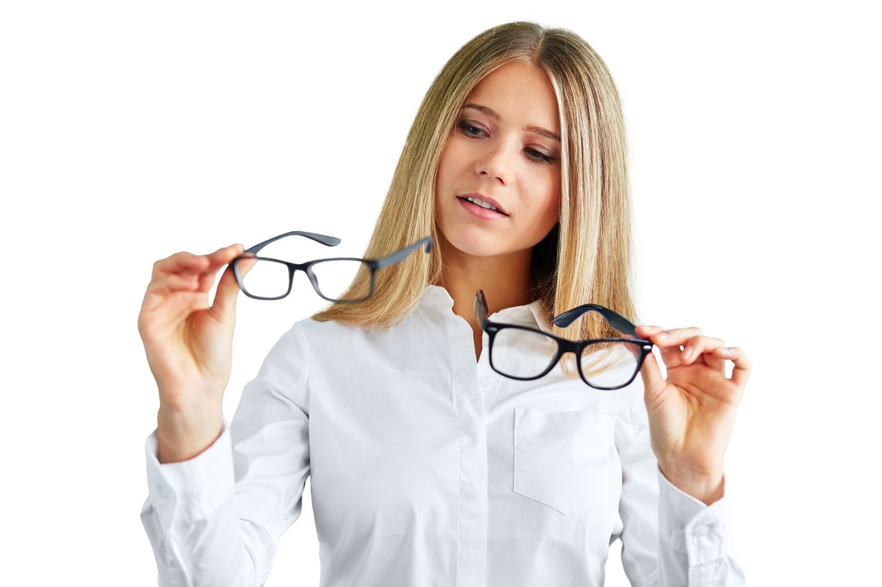 Co warto wiedzieć przed kupnem okularów korekcyjnych?